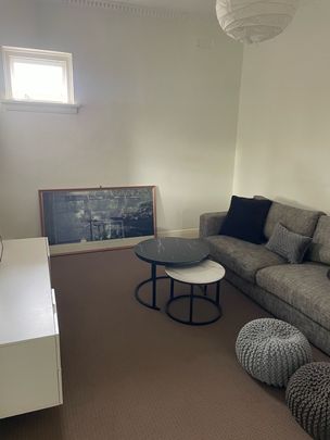 Caulfield North - Photo 1