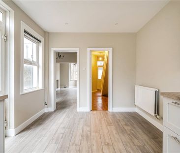 A beautiful and recently refurbished three/four bedroom property in... - Photo 6