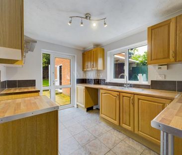 3 bedroom semi-detached bungalow to rent - Photo 2