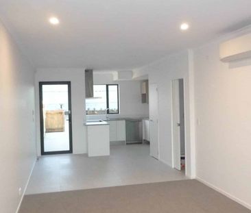 Modern 3-Bedroom Townhouse in a Fantastic Te A... - Photo 3