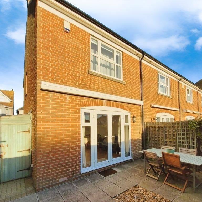 2 bedroom house to rent - Photo 1