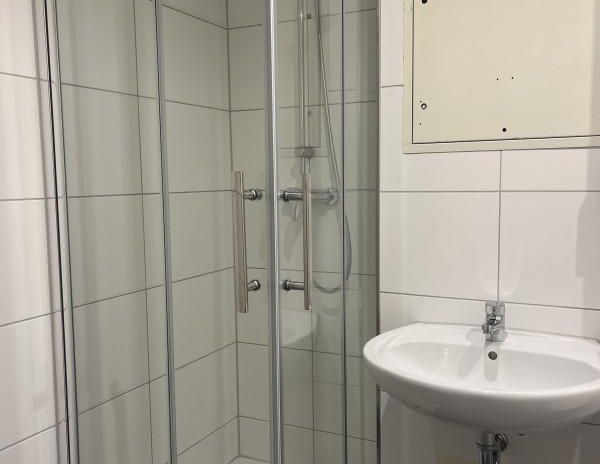 Balkon / EBK / Modernes Bad - Foto 1