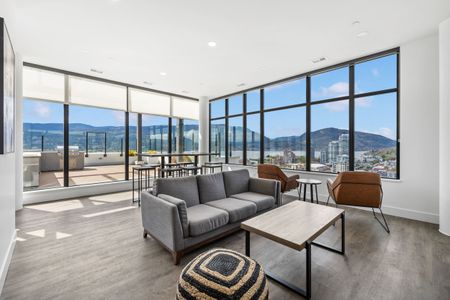 FURNISHED: Brooklyn – 2 bedroom, 2 bath, corner unit - Photo 3