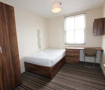 4 bedroom flat to rent - Photo 5