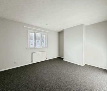 3 bedroom end of terrace house to rent - Photo 6