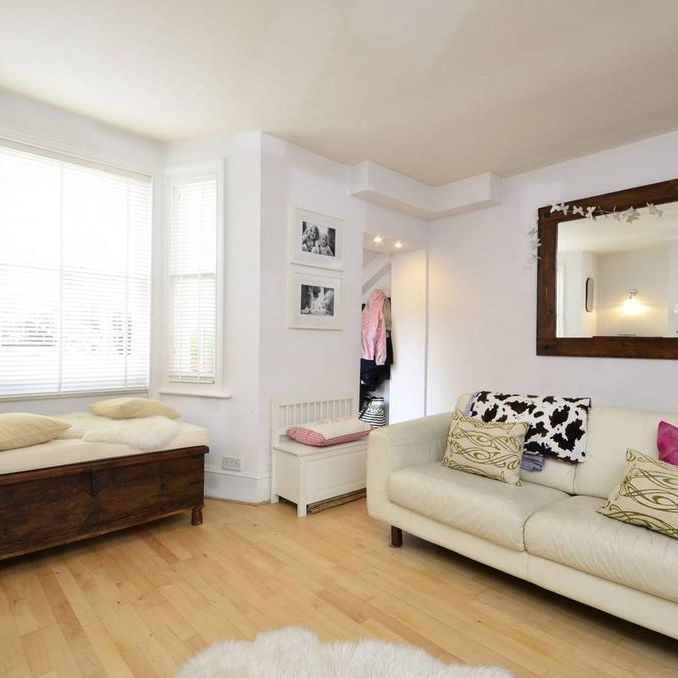 2 bedroom flat to rent - Photo 1