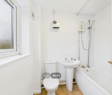 2 bedroom property to rent - Photo 1
