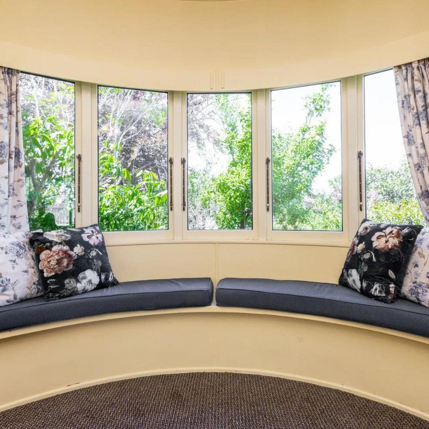 Family living in the heart of Havelock North - ... - Photo 1