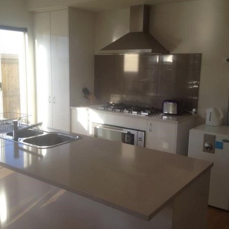 LIGHT BRIGHT AND LOW MAINTENANCE - Photo 3