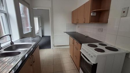 3 bedroom terraced house to rent - Photo 4