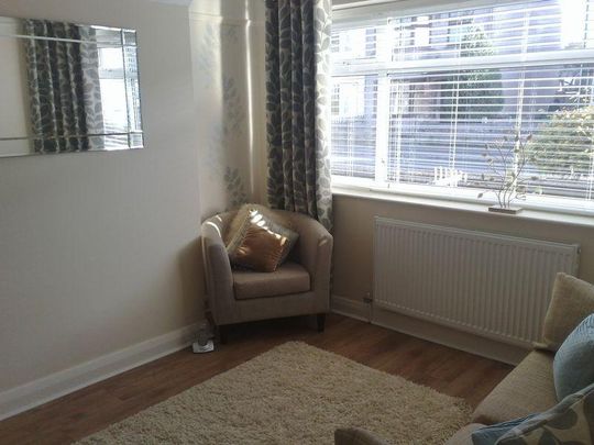 3 bedroom semi-detached house to rent - Photo 1