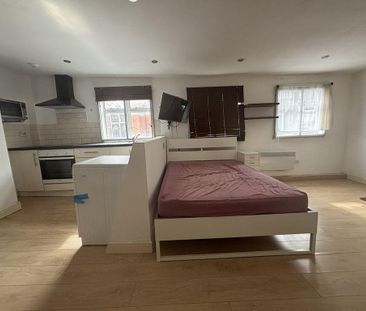 Studio to rent - Photo 6