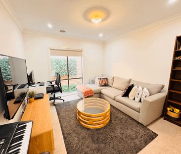 24 Ravenhurst Circuit, Cranbourne North - Photo 3