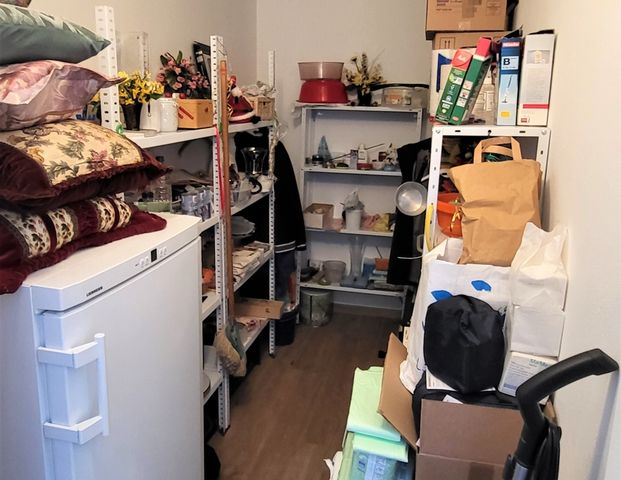Erdgeschosswohnung mit Einbauküche und Terrasse! - Foto 1