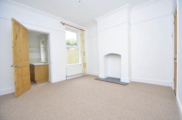 2 bedroom terraced house to rent - Photo 1