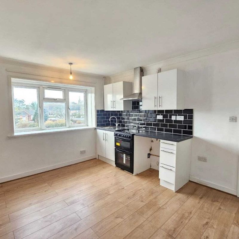 Allan Grove - Photo 1