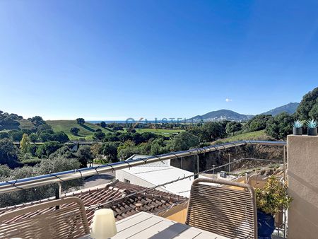 Charmant T3 en Souplex Meublé avec Double Terrasse et Vue Mer, - Photo 3