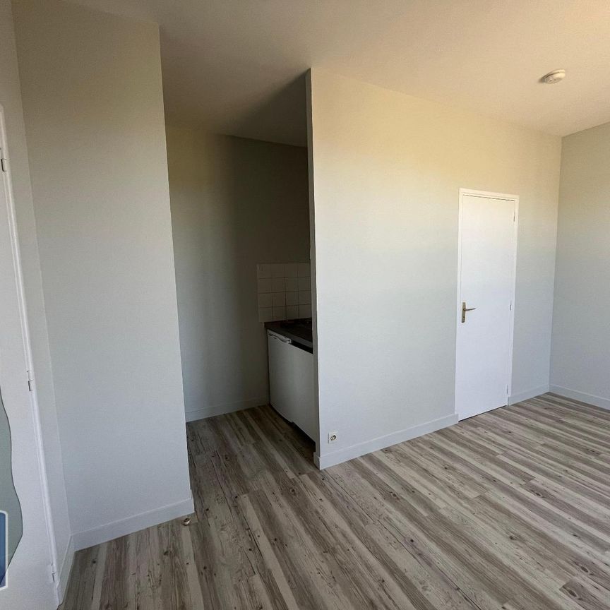 Location Appartement 1 pièce 16m² POITIERS 86000 - Photo 1