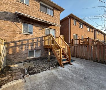 For Lease - 22 Rochefort Drive, Toronto, Ontario - Photo 6