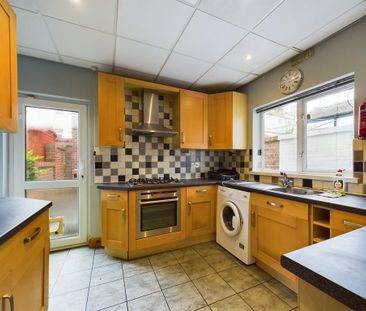 4 bedroom house share to rent - Photo 3