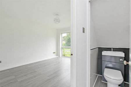 2 bedroom semi-detached house to rent - Photo 5