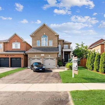 Specious 2Storey 4Bedroom House In Jefferson Richmond Hill! - Photo 1