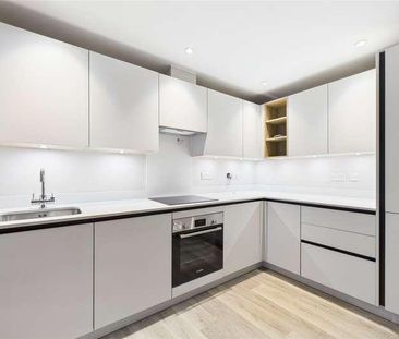 West Street, Maidenhead, Berkshire, SL6 - Photo 3