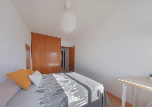 Calle de los Juglares, Madrid, Community of Madrid 28032