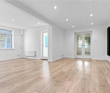 4 bedroom semi-detached house to rent - Photo 3