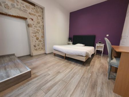 Location Appartement 3 pièces 62m² ROUSSET 13790 - Photo 4