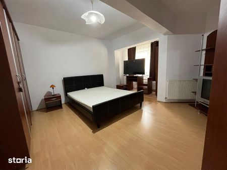 Apartament cu 2 camere de inchiriat – Zona Strand | Decomandat, Etaj 2 - Photo 2