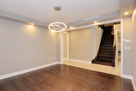 For Lease - 236 CHERRYHURST Road, Oakville, Ontario - Photo 2