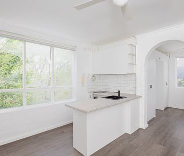 18/53-55 Napier Street, Fitzroy VIC 3065 - Photo 3