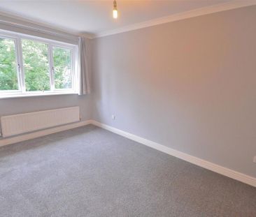3 bedroom end of terrace house to rent - Photo 5