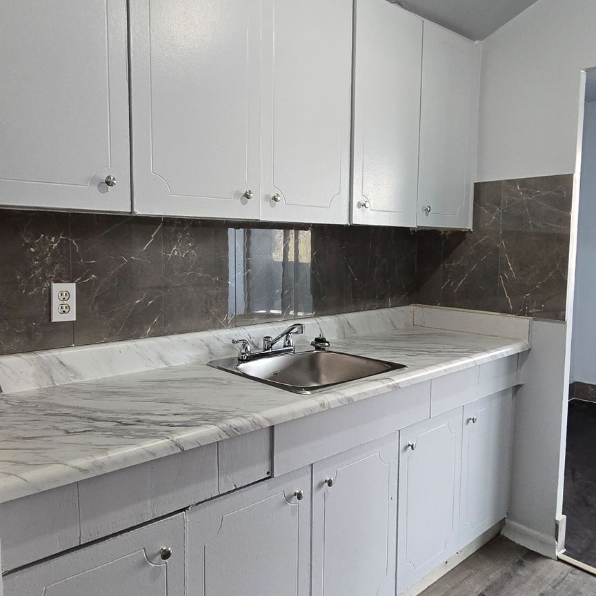 For Lease - 1651 Victoria Pk Avenue Unit# 302, Toronto, Ontario - Photo 1