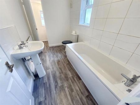 2 Bed Terraced House, Cowper Street, LU1 - Photo 5