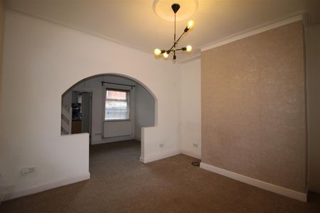 2 Bedroom Terraced House for Rent - Photo 5