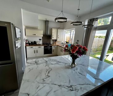 Room in a Shared House, Lakehall Gardens, CR7 - Photo 6