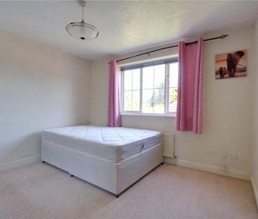 4 bedroom semi-detached house to rent - Photo 6