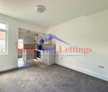 Studio to rent - Photo 3