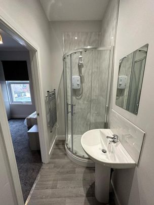 4 bedroom property to rent - Photo 1