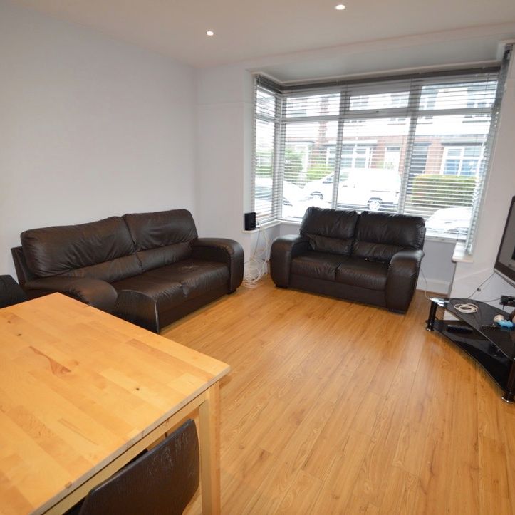 Estcourt Avenue - Photo 1