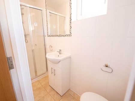 6 bedroom house to rent - Photo 3