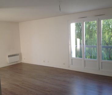 Location Appartement 5 pièces 102m² ST BRICE COURCELLES 51370 - Photo 2