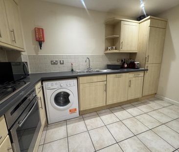 2 bedroom flat to rent - Photo 3