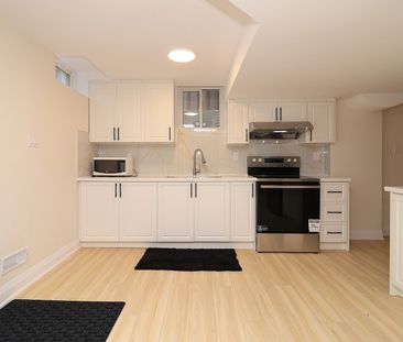 For Lease - 373 CREEK PATH Avenue, Oakville, Ontario - Photo 3