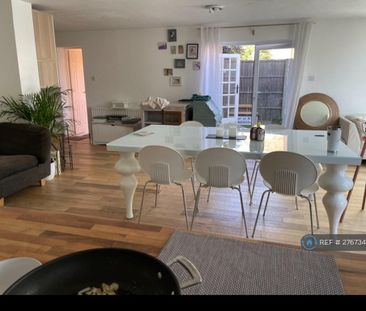 1 bedroom in a house share to rent - Photo 4