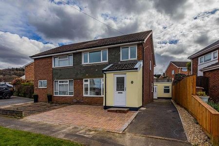 St. Teilos Way, Caerphilly, CF83 - Photo 3