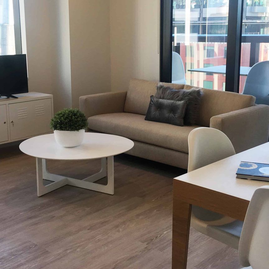 Spacious Two Bedroom Apartment in Victoria Residences! - Photo 1