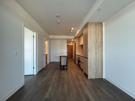 For Lease - 8 Beverley Glen Boulevard Unit# 702, Vaughan, Ontario - Photo 4